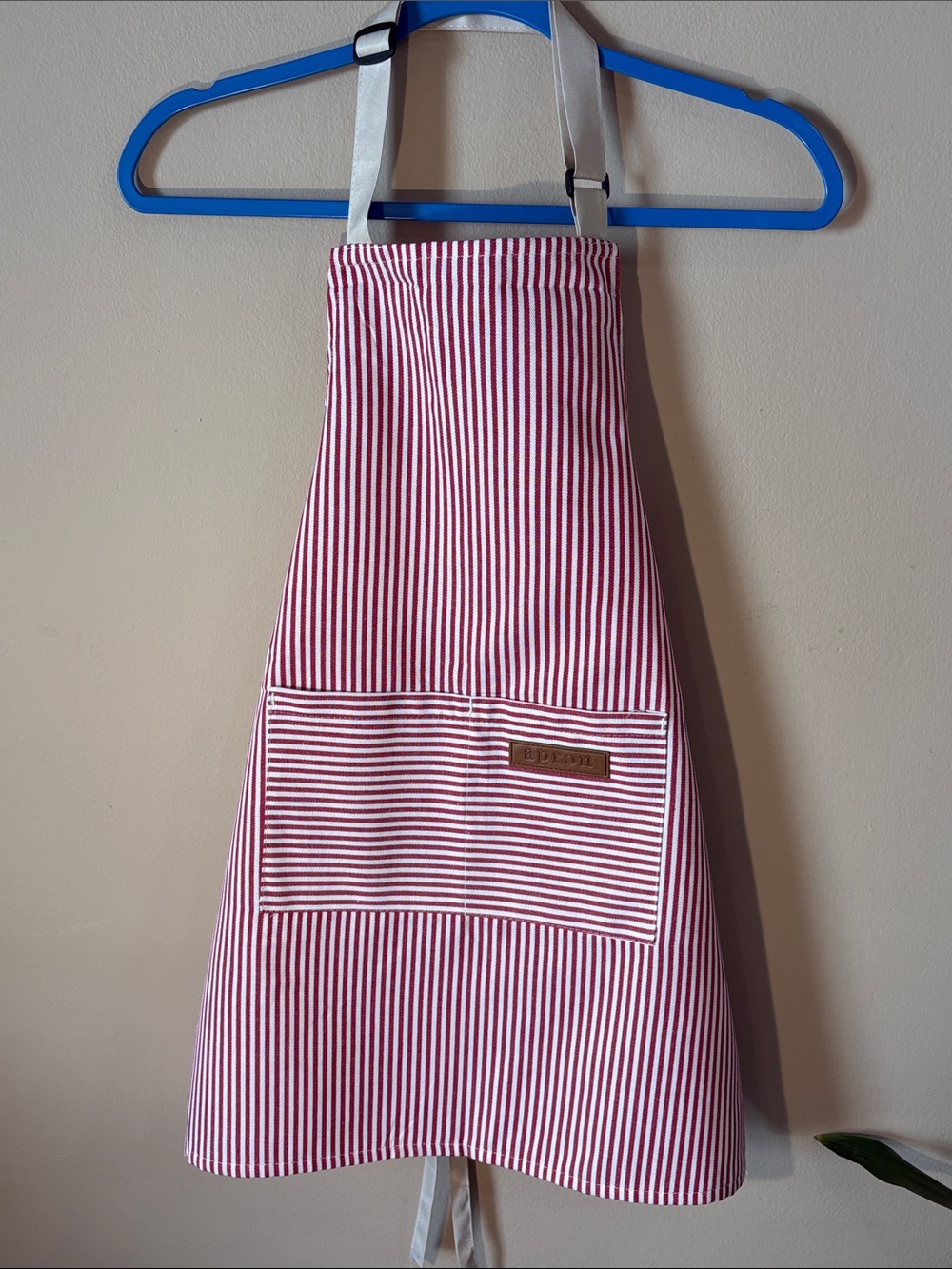 Regalwear Red and White Striped Cotton Canvas Apron with Front Pocket, Kids L
